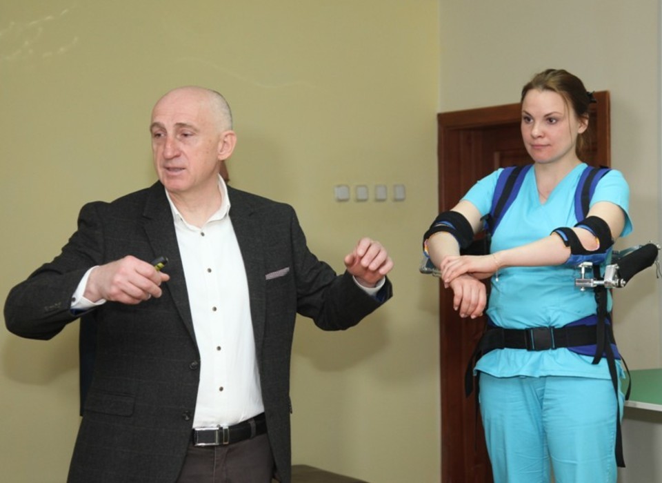 В Волгограде создали экзоскелет для раненного на Украине военного